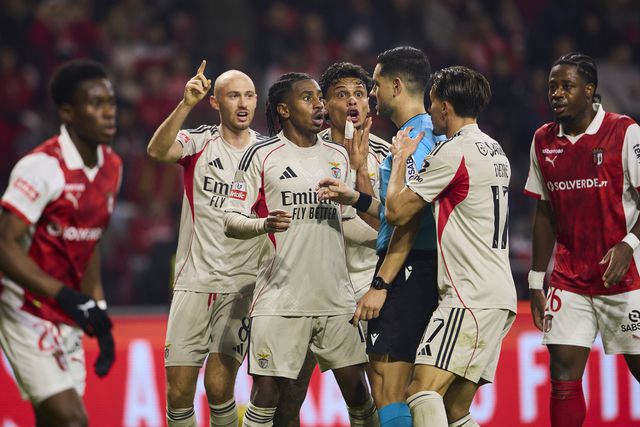 Arbitragem de João Gonçalves no SC Braga-Benfica foi criticada pelos presidentes dos dois clubes - Foto: IMAGO