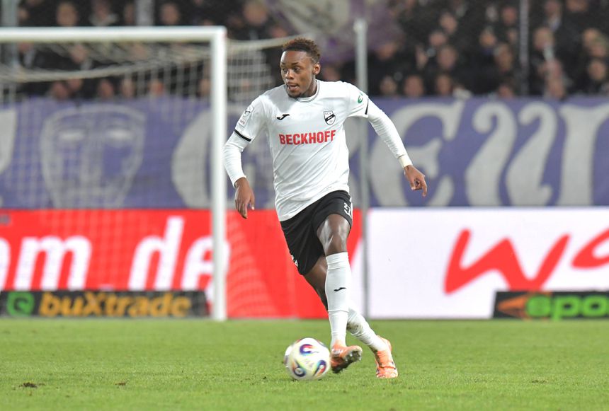 Chilohem Onuoha jogou no SC Verl, da 3.ª divisão alemã, nas duas últimas épocas, por empréstimo do Colónia