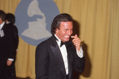 Julio Iglesias, 82 anos, foi guarda-redes do Real Madrid até que um acidente de carro acabou com a sua carreira desportiva. IMAGO