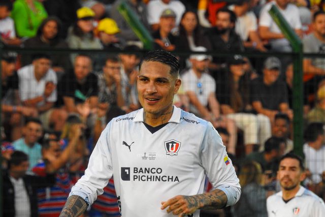 Ameaças à família levam Paolo Guerrero a rescindir com clube peruano... antes da estreia