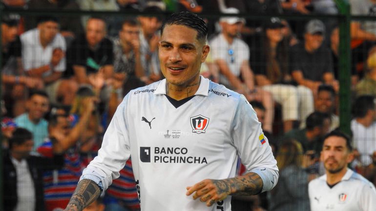 Ameaças à família levam Paolo Guerrero a rescindir com clube peruano... antes da estreia