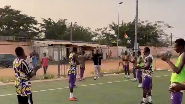 Diomande com receção de 'rei' no clube onde despontou na Costa do Marfim