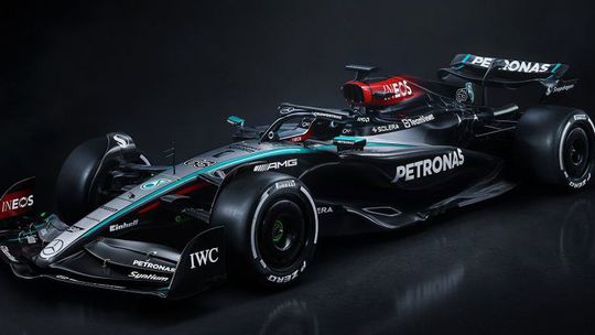 Hamilton já conhece o último Mercedes para 2024