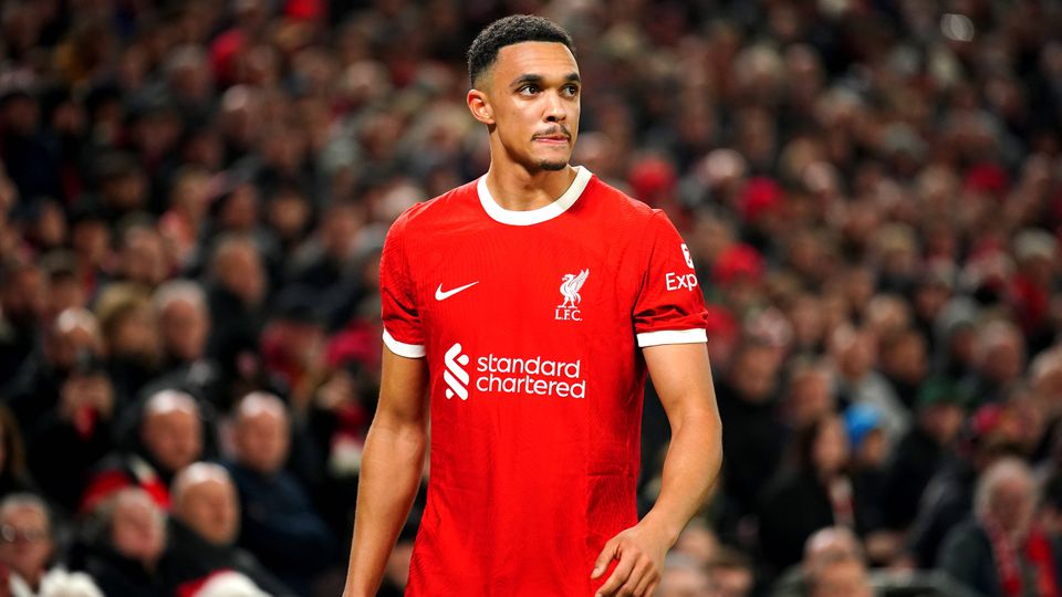 Recaída na lesão afasta Alexander-Arnold da final com o Chelsea