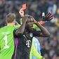 Bayern lamenta insultos racistas a Upamecano