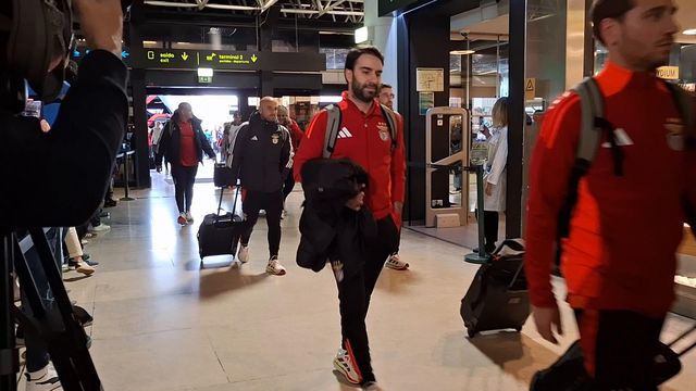 Partida da comitiva do Benfica para os Açores