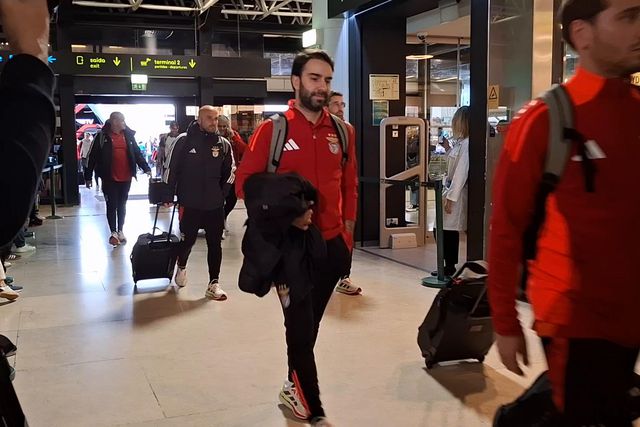 Partida da comitiva do Benfica para os Açores