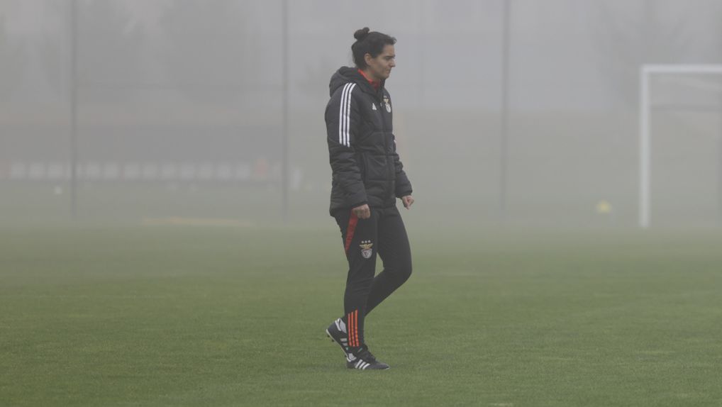 Filipa Patão orienta mais um treino numa semana com dois jogos (SL Benfica)