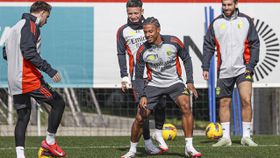 Leandro Santos, Dahl, Bruma e mais: as imagens do último treino do Benfica