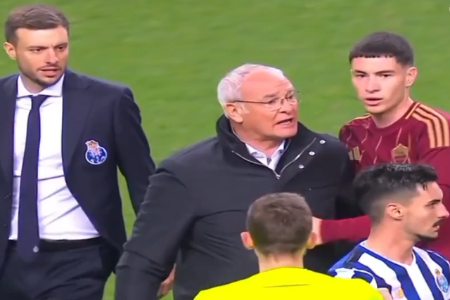 Ranieri disse para os seus jogadores não cumprimentarem o árbitro no final