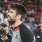 Piqué com o casaco do Barcelona