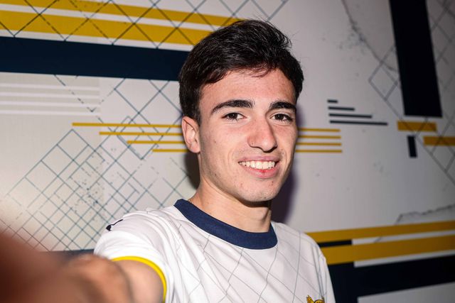 Rodrigo Ribeiro tem sido um dos destaques da formação do Famalicão e passa a ter contrato até 2028