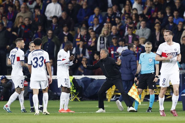 Luis Enrique à conversa com Dembélé
