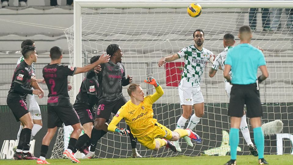 Alterações na baliza e no quarteto defensivo não têm causado mossa no conjunto orientado por Carlos Carvalhal, que vive o melhor período da época no que concerne aos jogos do campeonato
