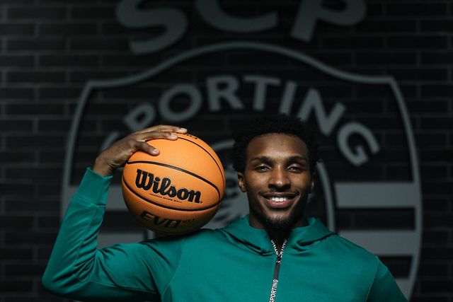 Sporting anuncia base norte-americano que é «um faz-tudo» 