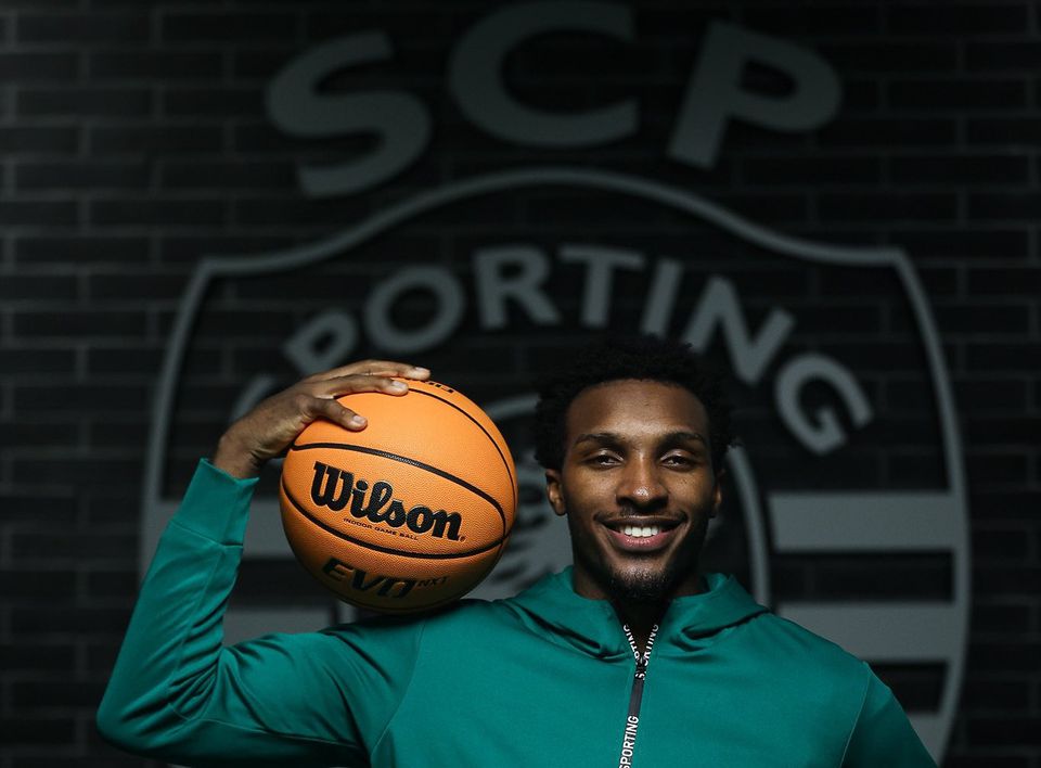 Sporting anuncia base norte-americano que é «um faz-tudo» 