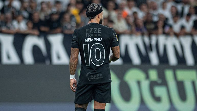 A dança das camisas no Corinthians