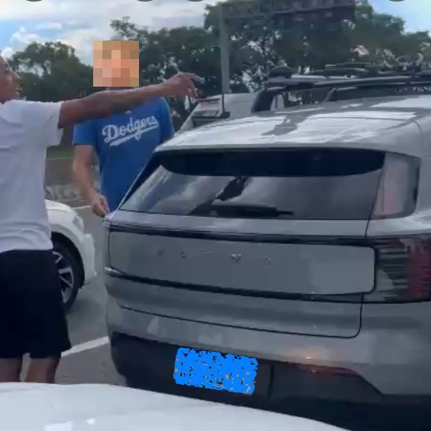 Fotografia da discussão de trânsito