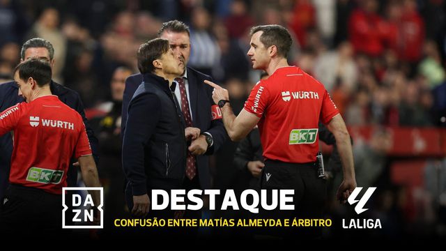 Treinador do Sevilha é expulso... e 'atira-se' ao árbitro