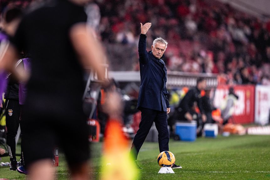 José Mourinho, treinador do Benfica