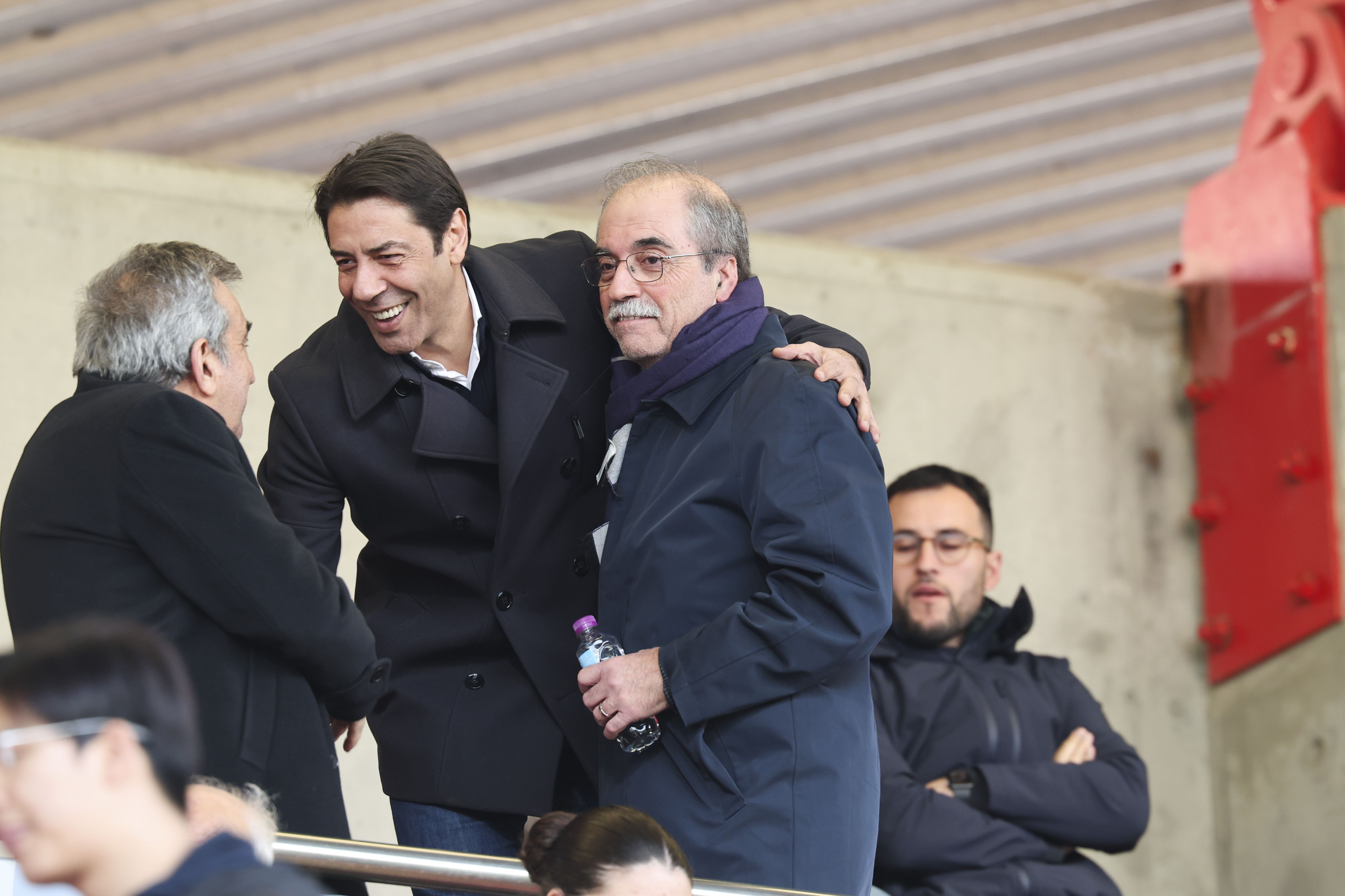 Rui Costa, presidente do Benfica, e antigo dirigente Alcino António (foto: SL Benfica)