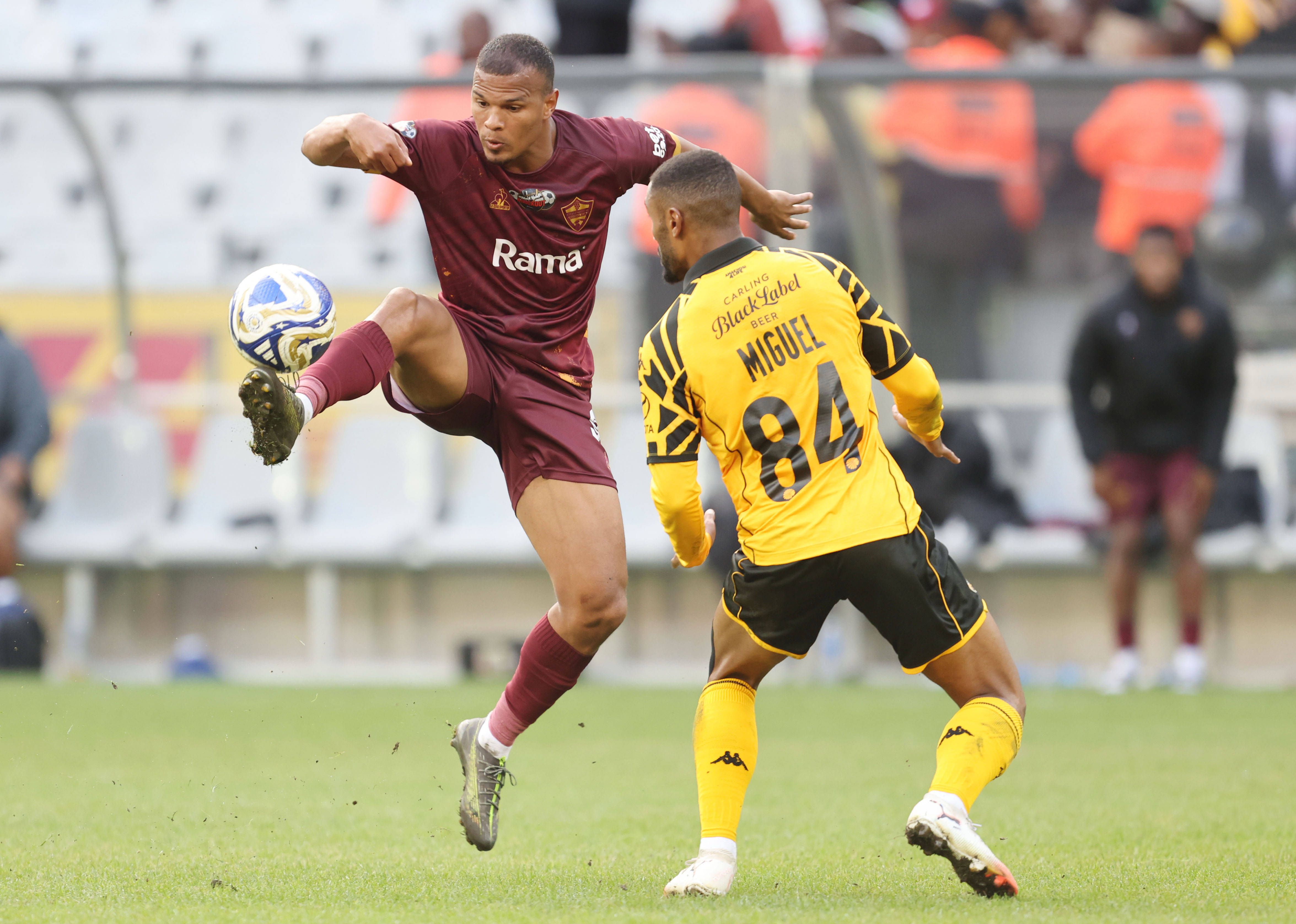 Ashley CUPIDO, avançado do Stellenbosch
Foto: IMAGO