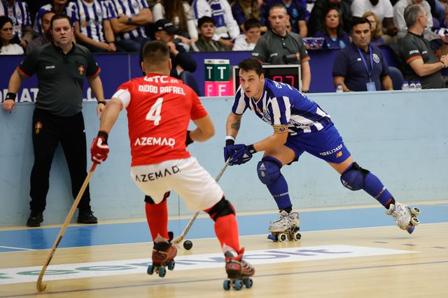 Benfica vence no Dragão e segue na Taça de Portugal