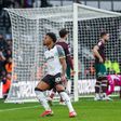 Rhian Brewster a celebrar o primeiro golo do Derby ao Swansea