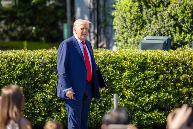 Trump concede perdão a cinco ex-jogadores da NFL