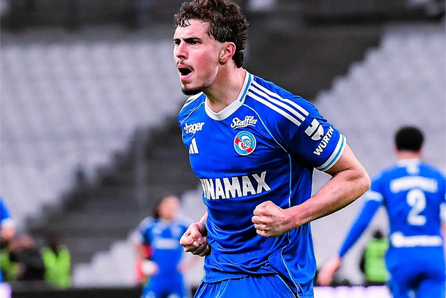 Joaquin Panichelli celebra golo frente ao Marselha (Foto: Estrasburgo/Facebook)