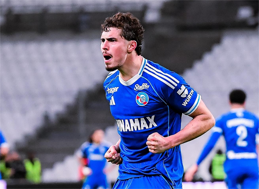 Joaquin Panichelli celebra golo frente ao Marselha (Foto: Estrasburgo/Facebook)