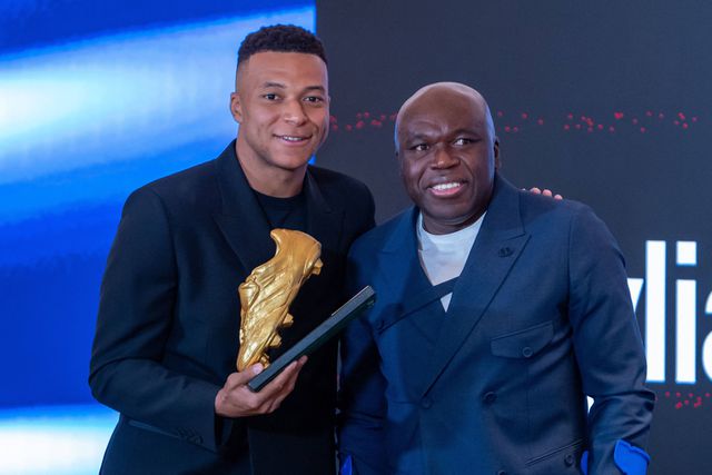 Kylian Mbappé com o pai