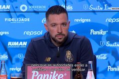 «As autoridades estão a verificar»: Farioli comenta polémica de apanha-bolas