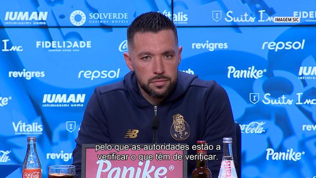 «As autoridades estão a verificar»: Farioli comenta polémica de apanha-bolas