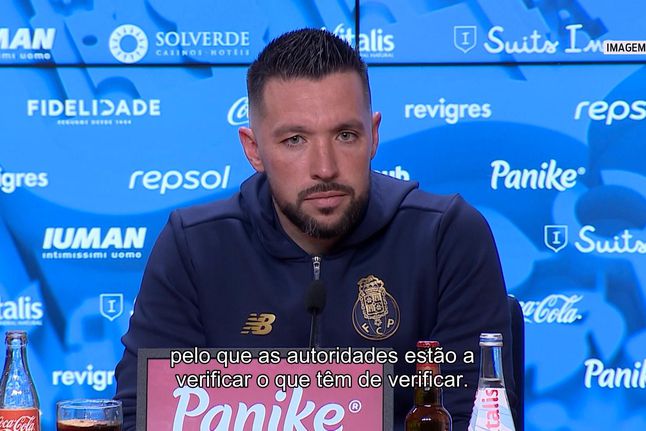 «As autoridades estão a verificar»: Farioli comenta polémica de apanha-bolas