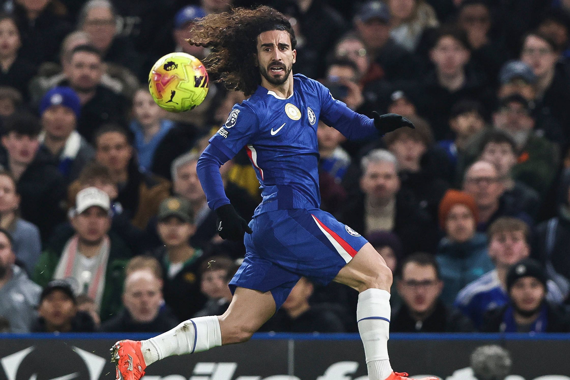 Marc Cucurella lesionou-se pelo Chelsea e pode ser baixa por Espanha