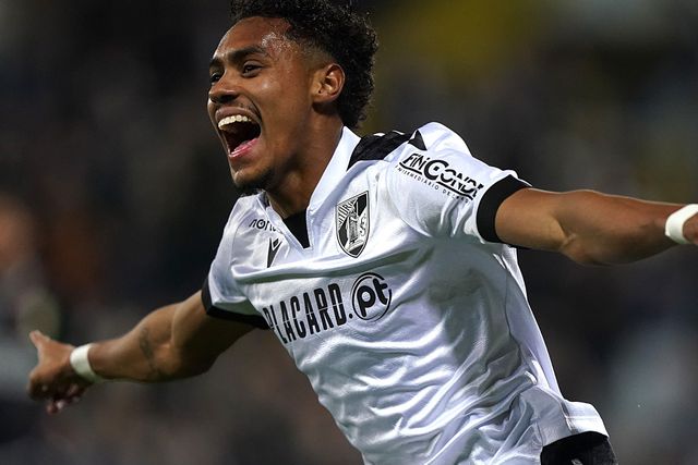 V. Guimarães bate E. Amadora com reviravolta
