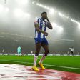 Samu, avançado do FC Porto, saiu lesionado no Clássico com o Sporting no Dragão