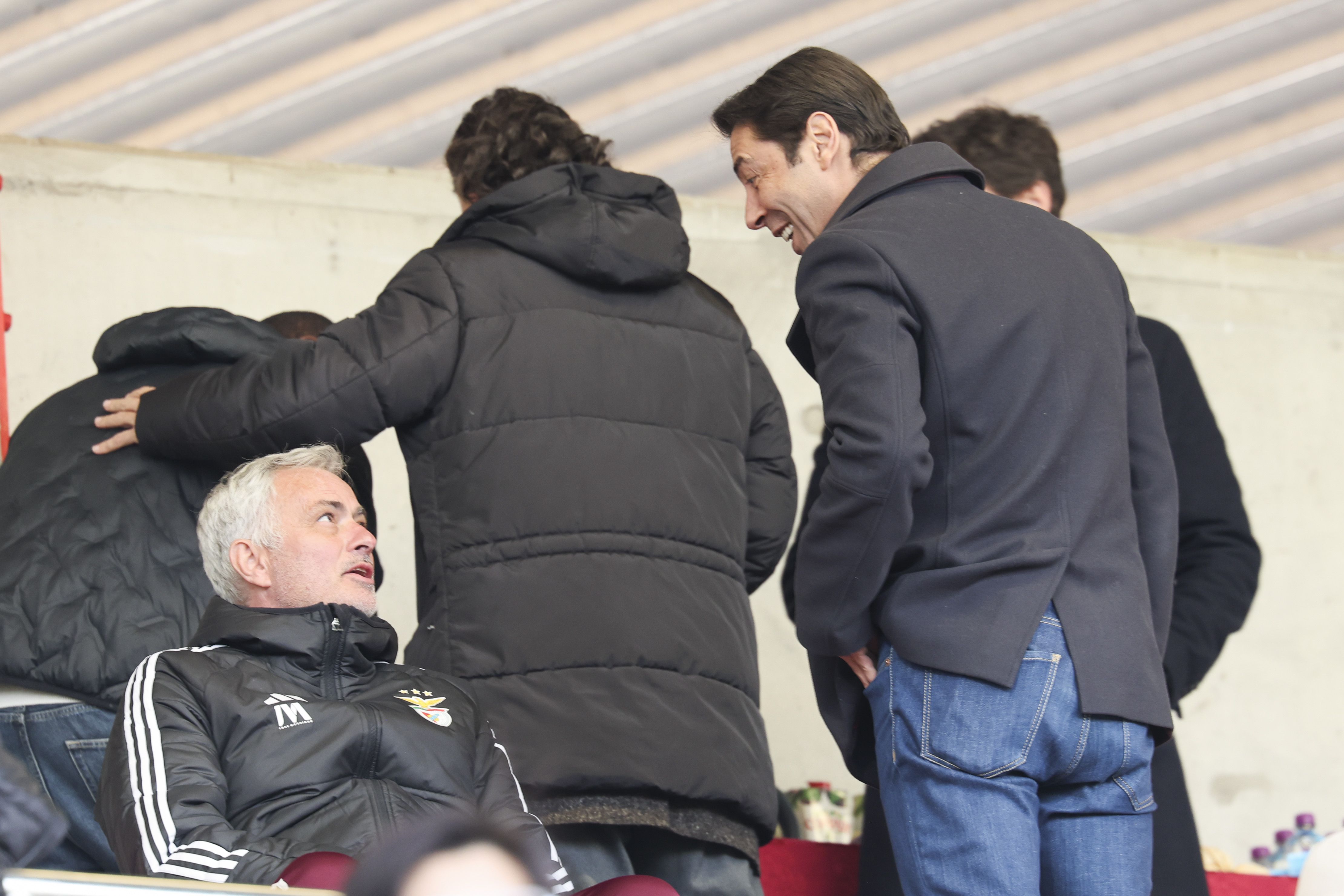 Reencontro entre Mourinho e Rui Costa, treinador e presidente do Benfica (foto: SL Benfica)