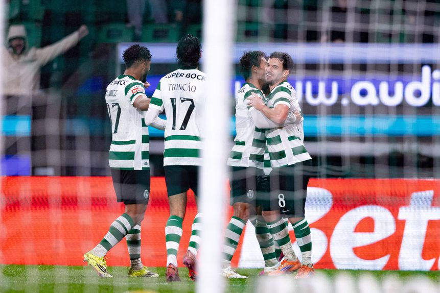 Pedro Gonçalves com o fato de... goleador na partida desta noite em Alvalade - Foto: IMAGO