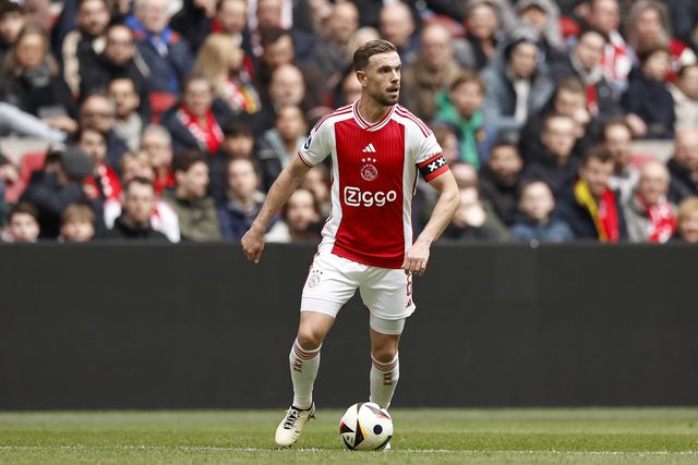 Mercado oficial: Jordan Henderson regressa à Premier League