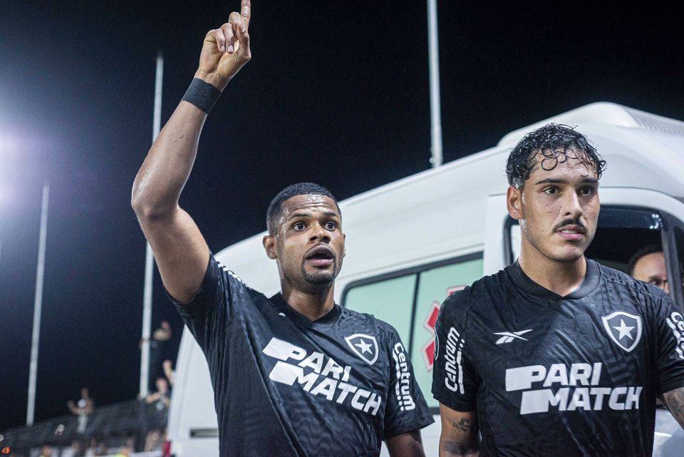 Sofre 3 golos de avançado do Botafogo e diz: «Não foi um dos maiores jogadores que marquei»