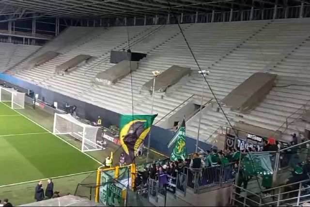 Adeptos do Sporting já se fazem sentir no estádio