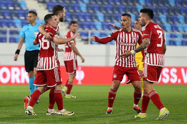Liga Conferência: Podence brilha e Paulo Fonseca também garante os quartos