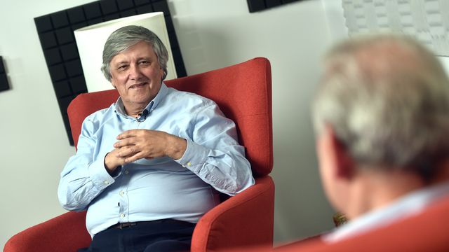 Laurentino Dias entrevistado pelo jornalista José Manuel Delgado, nas instalações de A BOLA (foto: Miguel Nunes)