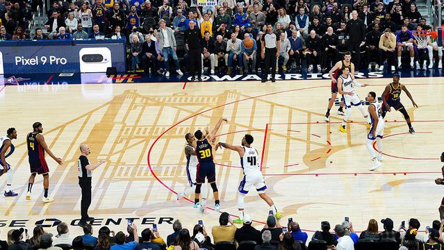 Steph Curry converte o triplo 4000 da carreira, em vitória dos Golden State Warriors sobre os Sacramento Kings