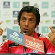 Quique Flores durante uma conferência de imprensa no Estádio da Luz, decorria a temporada 2008/2009