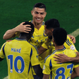 Ronaldo festeja com os companheiros
