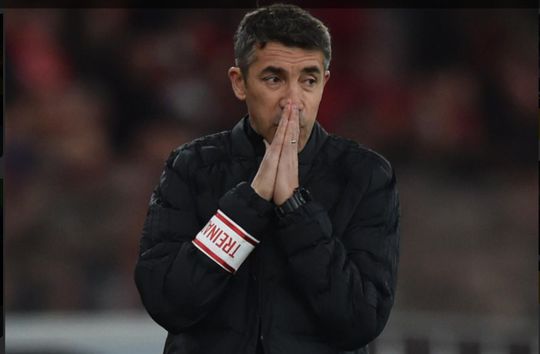 Razia no plantel do Benfica: os jogadores que sobram para Lage na paragem