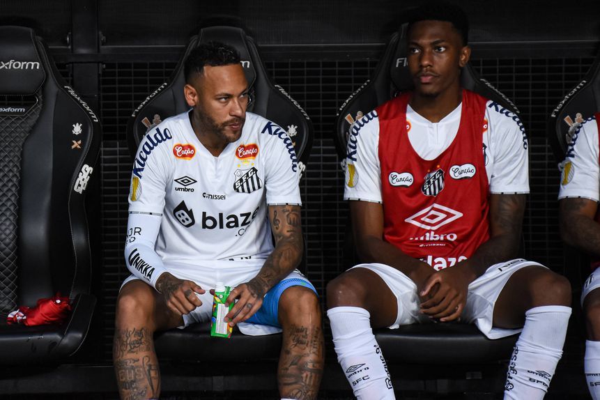 Neymar volta a parar (IMAGO)